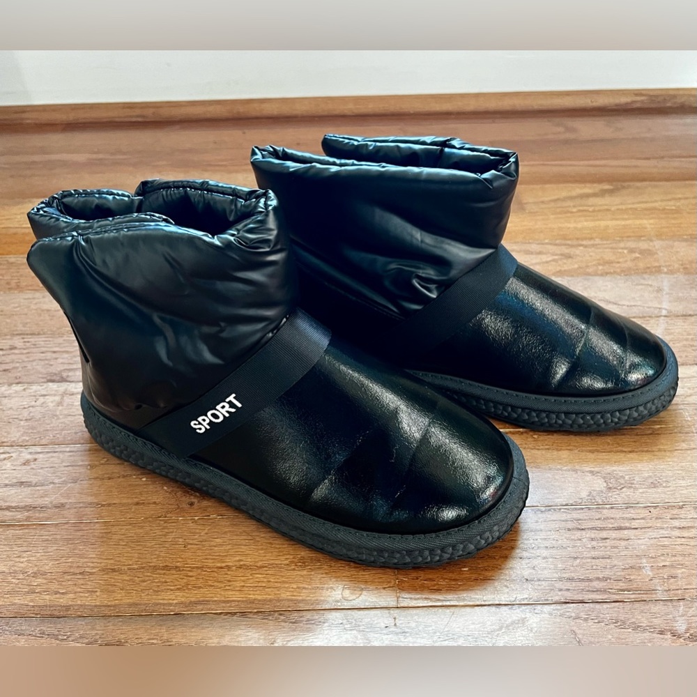 Ladies Black Slip-On Boots